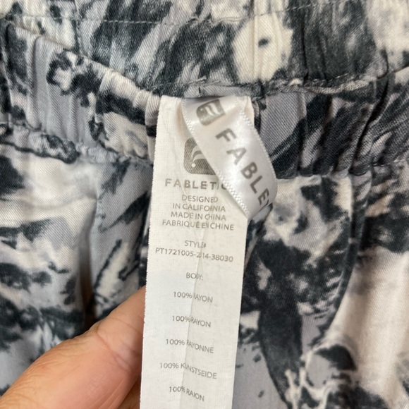 🥑5/$25 Fabletics Emily rayon Jogger ankle pants S - Picture 5 of 7